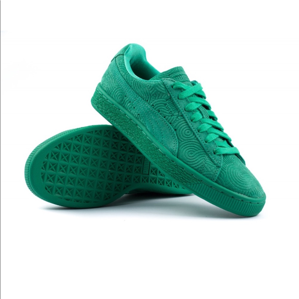 PRE-OWNED: Puma Classic Suede (Women’s) Sn…